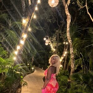 Meet your Posher, Cara